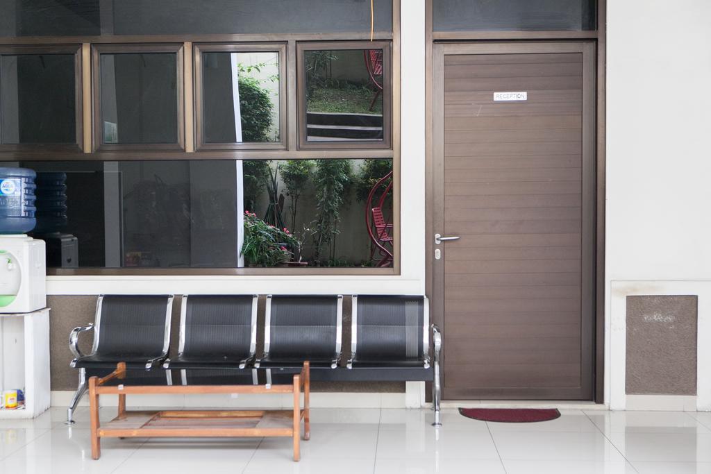 Wisma tamu Reddoorz @ Cihanjuang Cimahi Bandung